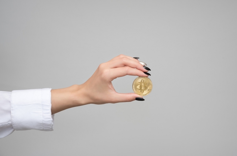 欧逸交易所NFT市场首日交易额突破1000万美元,网页链接下载新增3万用户
