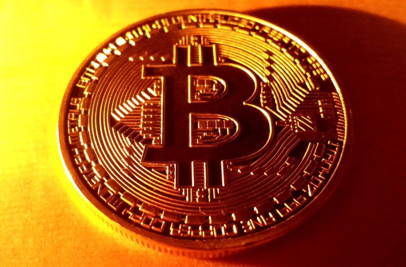 oex的合约地址正式部署以太坊主网，首周持有地址突破5000个，交易量超300万美元！